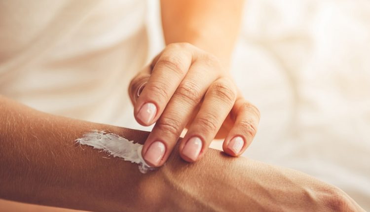 مرطوب نگه داشتن پوست