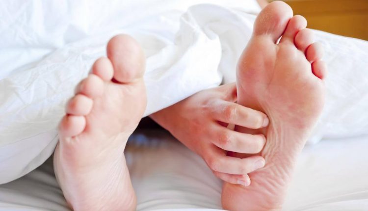 علت خارش بدن در شب