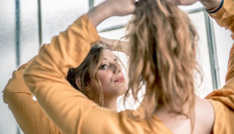 علت درد ریشه مو